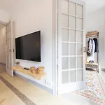 Bravissimo Rambla River View Apartment